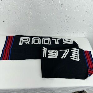 ROOTS Canada 1973 Black Blue Red White Scarf 11 x 67”